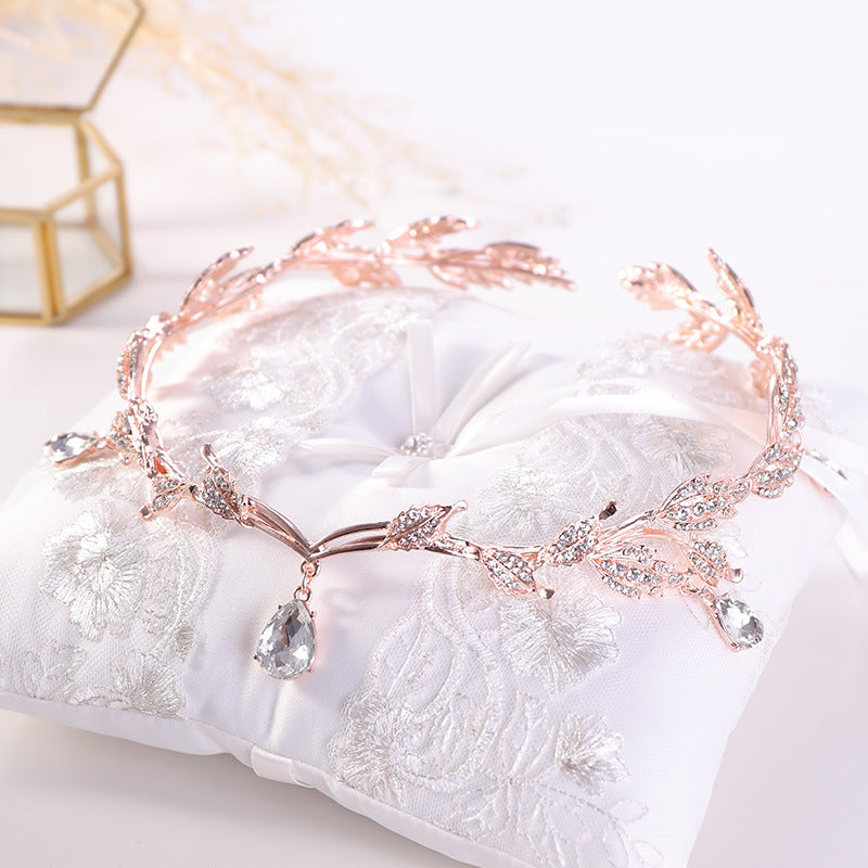Neues goldenes Kronen-Stirnband für die Hochzeit