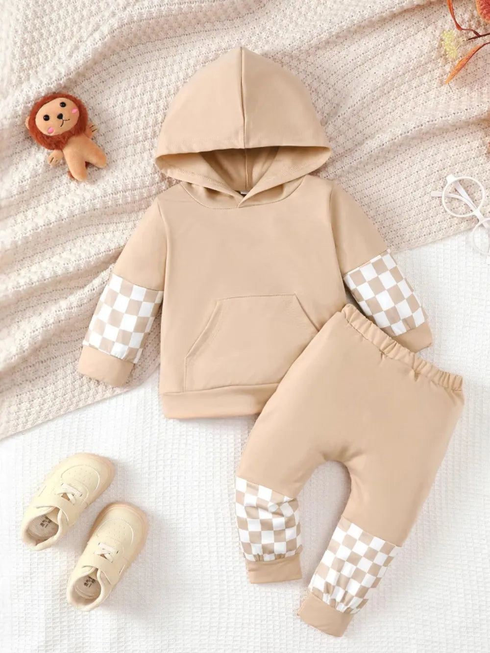 Beige checkered long sleeve sweatshirt and pants set for infants with pocket and hood