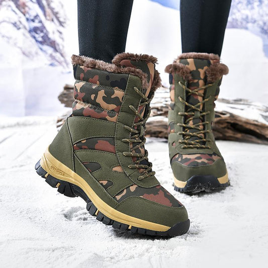 Army green camouflage snow boots with high-top design and cotton lining, perfect for outdoor use.