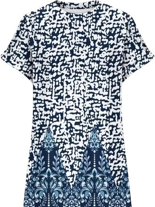 Short sleeve printed pocket dress with geometric pattern, mid-length A-line skirt, and round neck.