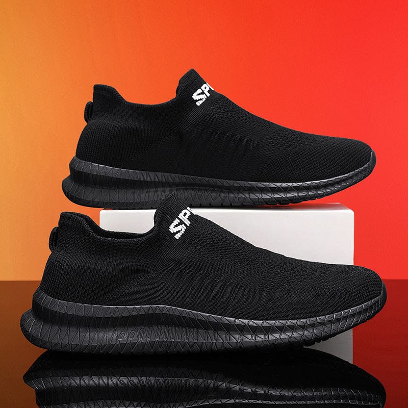 All-matching breathable trendy lightweight exercise men's shoes in black, flyknit material, low top, flat heel.