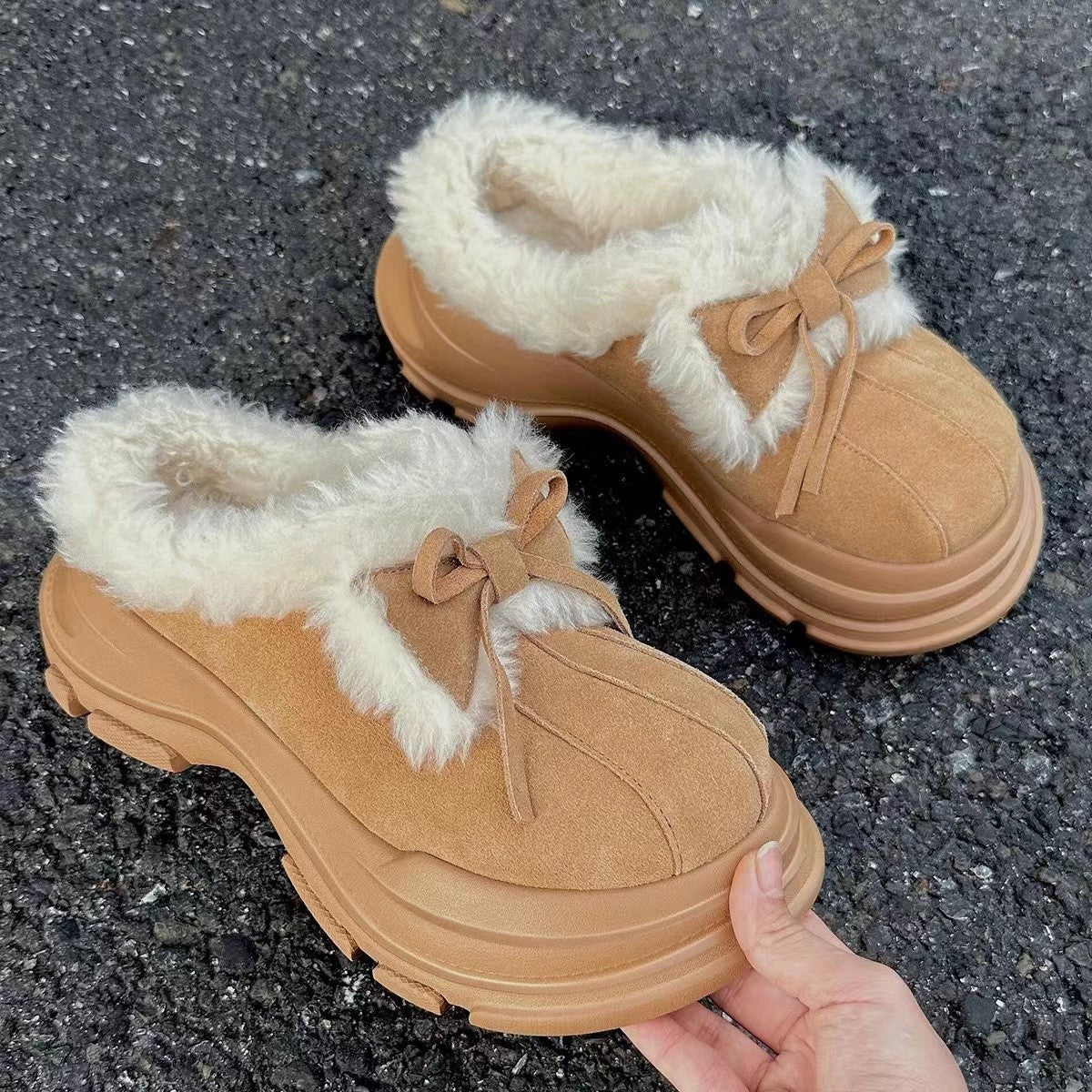 女款毛皮一体式厚底雪地靴
