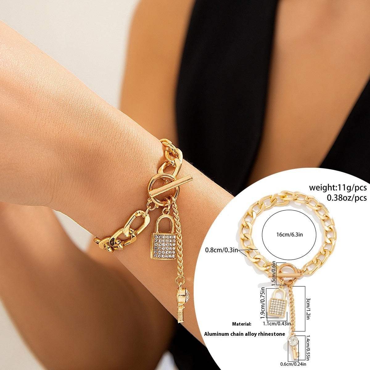 Thick Chain With Shiny Lock
