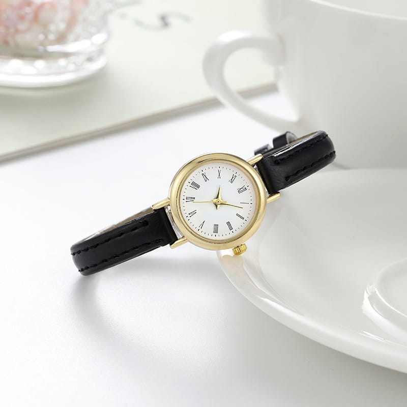 Women’s Simple And Compact Alloy Belt Watch