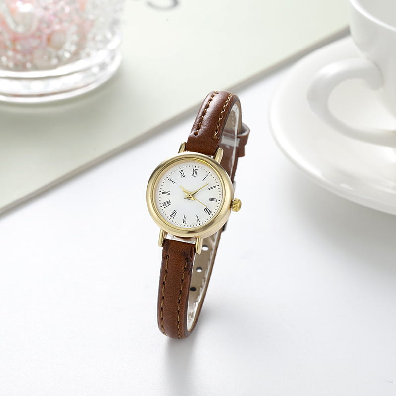 Women’s Simple And Compact Alloy Belt Watch