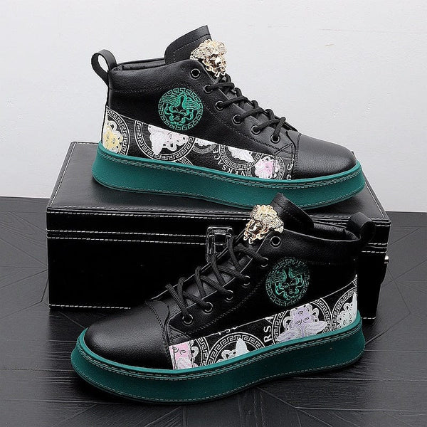 Men's versatile print board shoes with lace-up closure and thick rubber sole, featuring black color with stitching and round toe design.