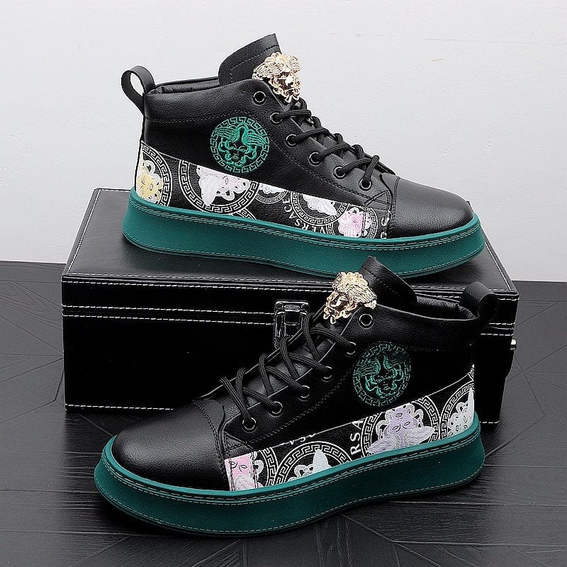 Men's versatile print board shoes with lace-up closure and thick rubber sole, featuring black color with stitching and round toe design.