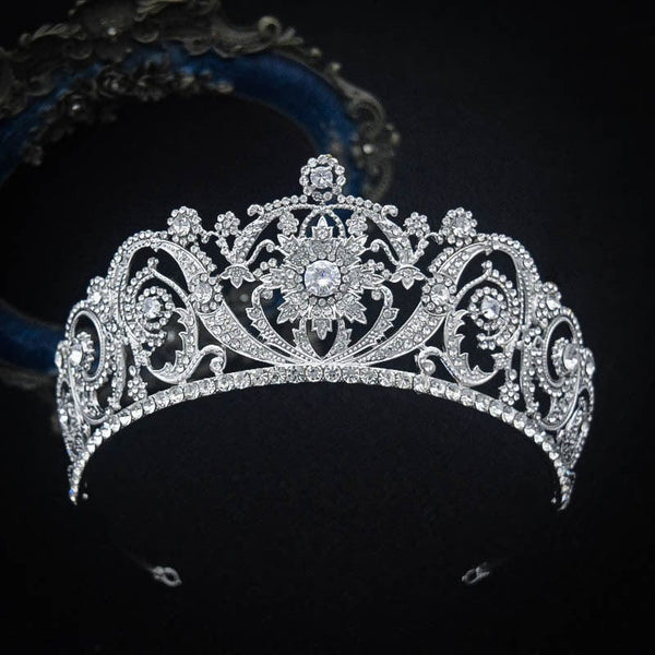 Zircon bride crown with retro style in white alloy.
