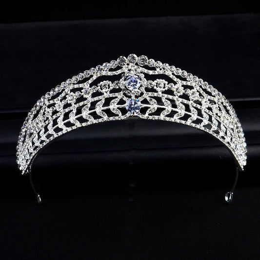 Baroque Korean bridal headdress with diamonds, alloy material, in silver.