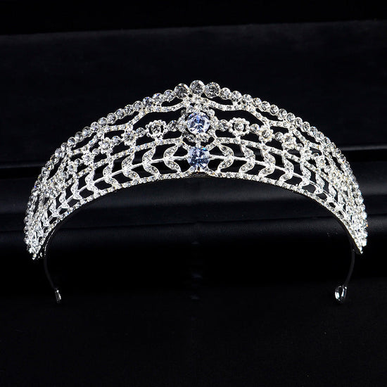 Baroque Korean bridal headdress with diamonds, alloy material, in silver.