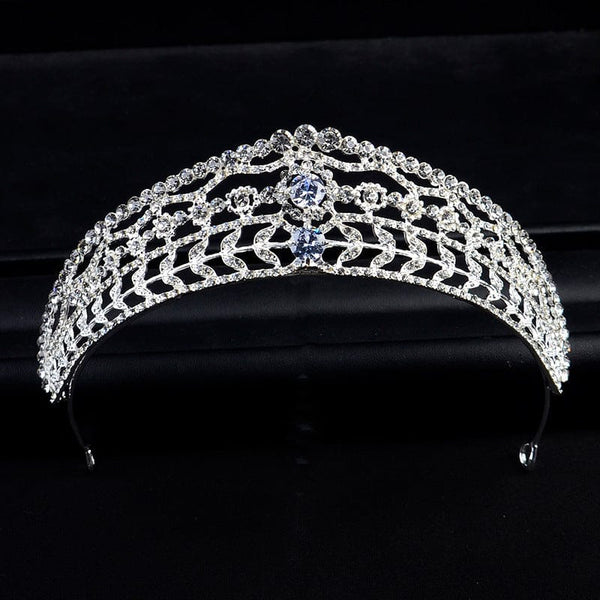 Baroque Korean bridal headdress with diamonds, alloy material, in silver.
